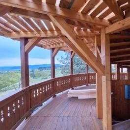 Szent Korona kilátó Kisgyőr - Belső