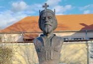 Szent László mellszobra Szob