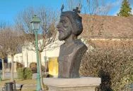 Szent László mellszobra Szob