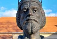 Szent László mellszobra Szob