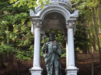 Szent László-szobor Püspökszentlászló