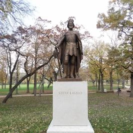 Szent László szobor, Budapest - Külső kép