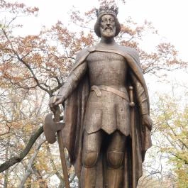 Szent László szobor, Budapest - Külső kép