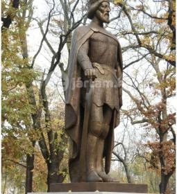 Szent László szobor