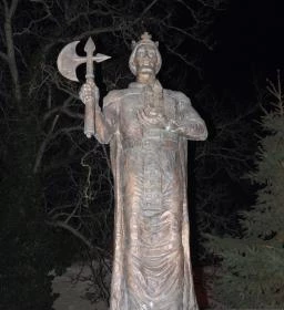 Szent László szobor 