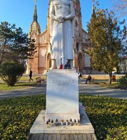 Szent László-szobor