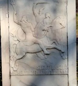 Szent László-szobor