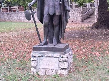 Szent László szobra Sümeg