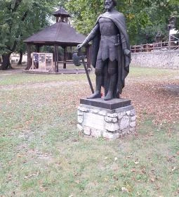 Szent László szobra