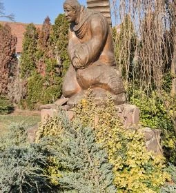 Szent Lőrinc faszobra