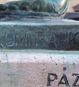 Szent Márton megkereszteli Édesanyját szobor