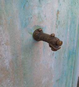 Szent Márton megkereszteli Édesanyját szobor