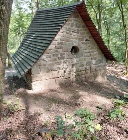 Szent Mihály erdei kápolna