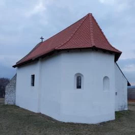 Szent Mihály öregtemplom Budajenő - Külső kép