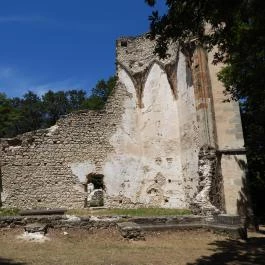 Szent Mihály pálos kolostorrom Nagyvázsony - Külső kép