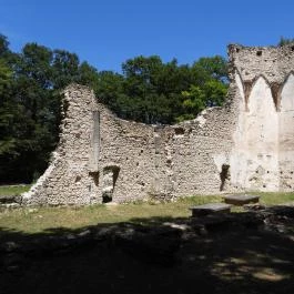Szent Mihály pálos kolostorrom Nagyvázsony - Külső kép