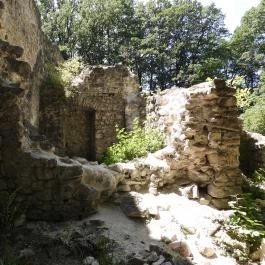Szent Mihály pálos kolostorrom Nagyvázsony - Külső kép