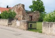 Szent Miklós templomrom Csopak