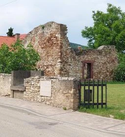 Szent Miklós templomrom