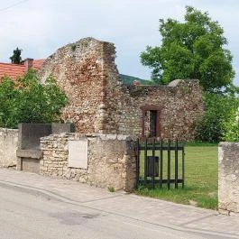 Szent Miklós templomrom Csopak - Külső kép