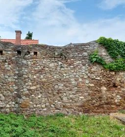 Szent Miklós templomrom