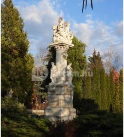 Szentháromság-szobor