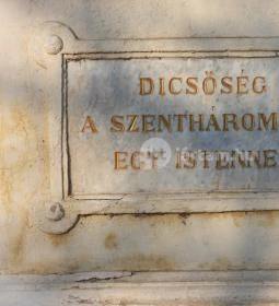 Szentháromság-szobor