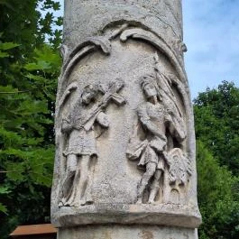 Szentháromság szobor Sülysáp - Egyéb