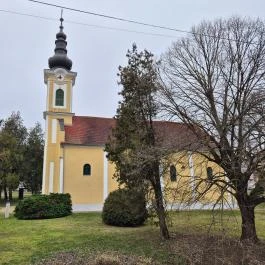 Szentháromság templom Feked - Külső kép