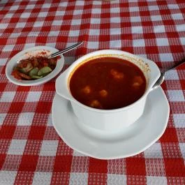 Szikla Falatozó & Pince Budaörs - Étel/ital