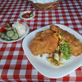 Szikla Falatozó & Pince Budaörs - Étel/ital