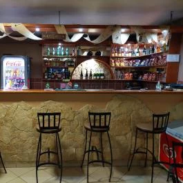 Szikla Kávézó Bugyi - Belső