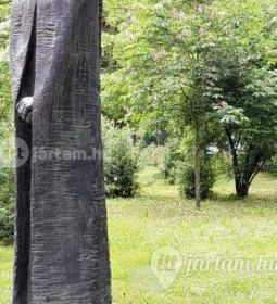 Szilágyi Erzsébet-emlékkút