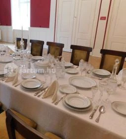 Szirmay-Waldbott Kastély 