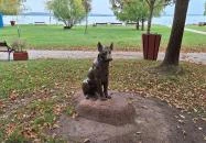 A szobrász kutyája Ábrahámhegy