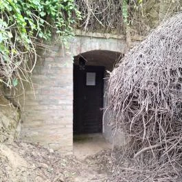 Szóládi löszpincesor, Szólád - Külső kép