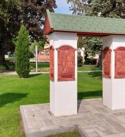 Szőlő és bor emlékoszlopa