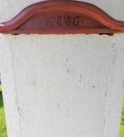 Szőlő és bor emlékoszlopa