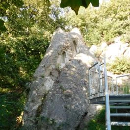 Szomolyai Kaptárkövek Szomolya - Külső kép