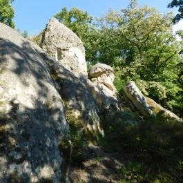 Szomolyai Kaptárkövek Szomolya - Külső kép