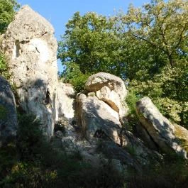 Szomolyai Kaptárkövek Szomolya - Külső kép