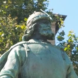 Szondi György szobra Budapest - Külső kép