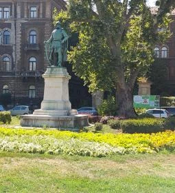 Szondi György szobra