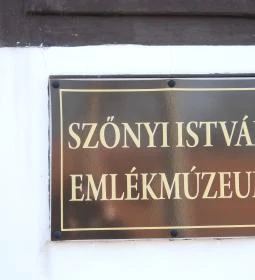 Szőnyi István Emlékmúzeum