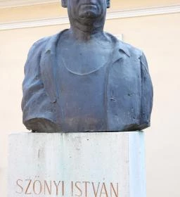 Szőnyi István-mellszobor