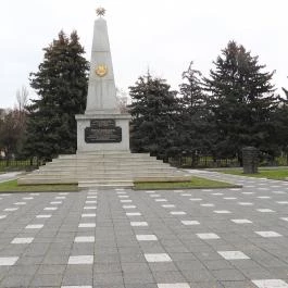 Szovjet hősi emlékmű Székesfehérvár - Külső kép