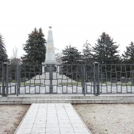Szovjet hősi emlékmű Székesfehérvár - Külső kép