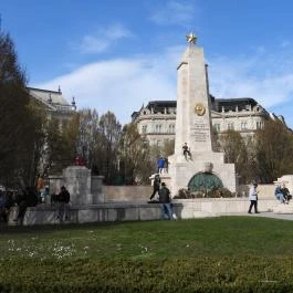 Szovjet hősi emlékmű Budapest - Külső kép