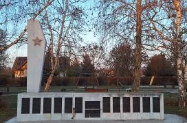 Szovjet hősi emlékmű Baracska
