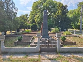 Szovjet Hősök emlékműve Abádszalók